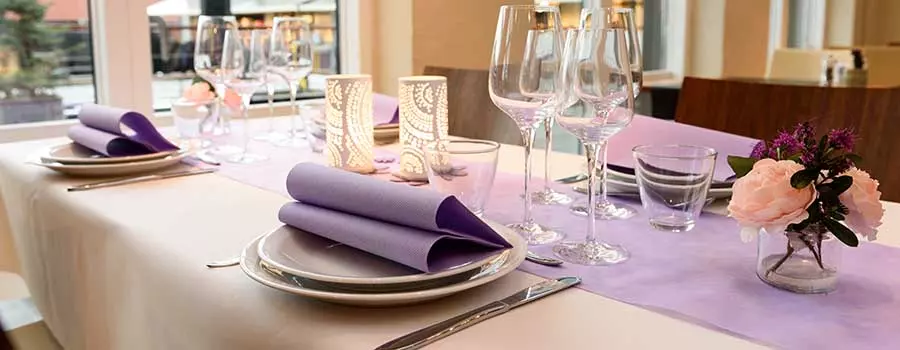 Lilla/Hvid Bordækning