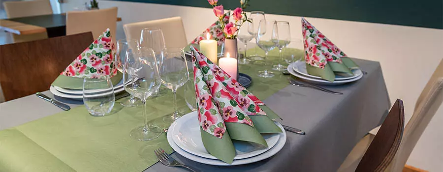 Blomster Borddækning