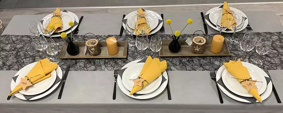 Gul/Grå Borddækning