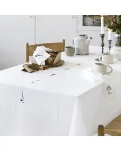 Langkilde & Søn Hvid Flora dug m. vilde blomster 140x240cm